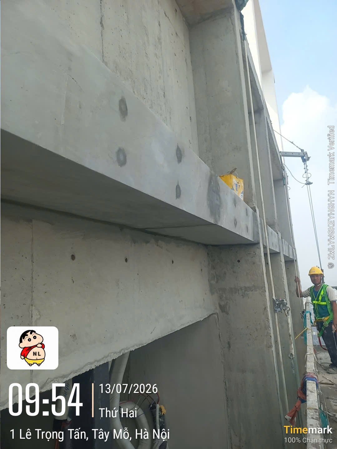 Xử lý mối nối thanh lam GRC lắp ghép trên mặt dựng Vinhomes Park